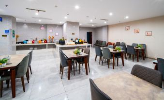 VX Hotel (Huai'an Renmin Hospital Mandu Square)