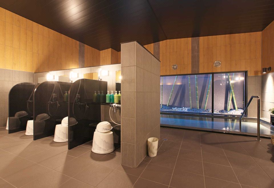 4. 호텔 루트 인 ..