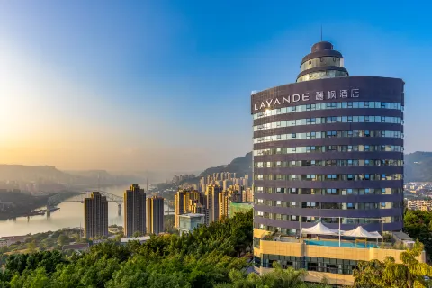 라방 호텔 (충칭 완저우 공항 지점)