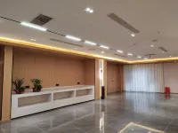 He Zhang Cloud Eminent Hotel