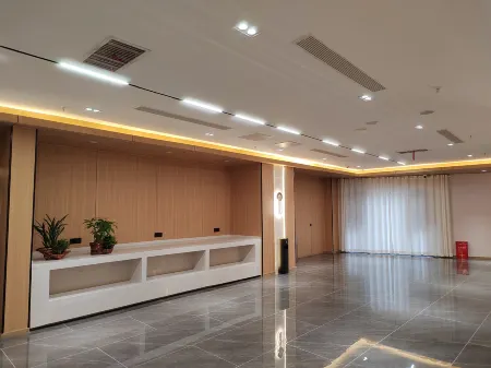 He Zhang Cloud Eminent Hotel Отели в г. Хечжан