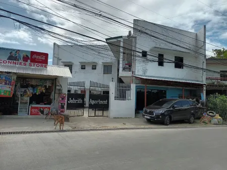 Jabrith Apartment Отели рядом с достопримечательностью «Багакей Пойнт Лайтхаус»