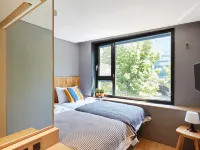 Hostel Cleo Seoul Hongdae Hotels near AK&