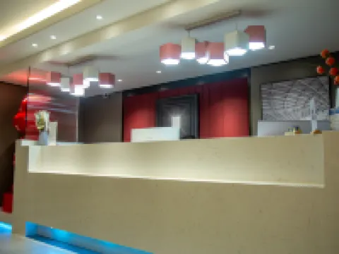 Luohe Lujia Hotel Hoteles en Nehe