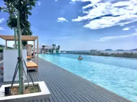 Homesuite' Home at Sutera Avenue - プール