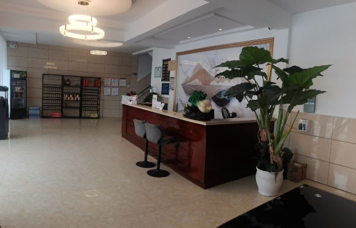 Huitong Jiangdu Theme Hotel