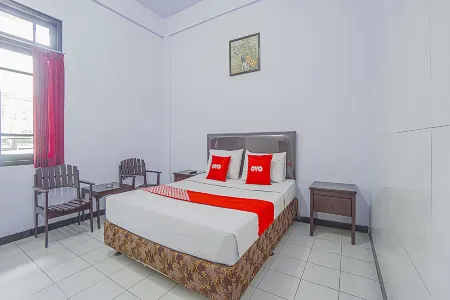 OYO Life 90589 Palem Garden Hotel Отели в г. Тулунгиган