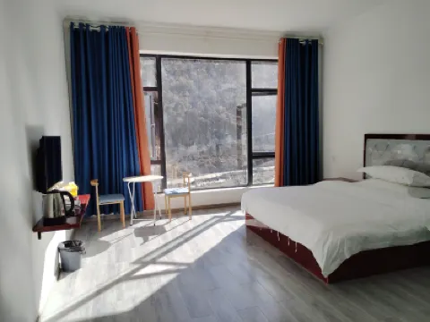 康定明俊客棧 鄰近康定情歌(木格措)景區的酒店