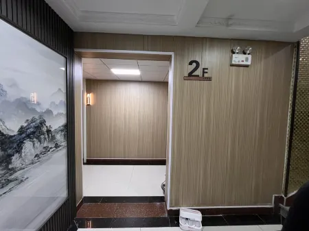 Guanyun Feiyan Business Hotel Отели рядом с достопримечательностью «Chaohewan Ecological Garden»