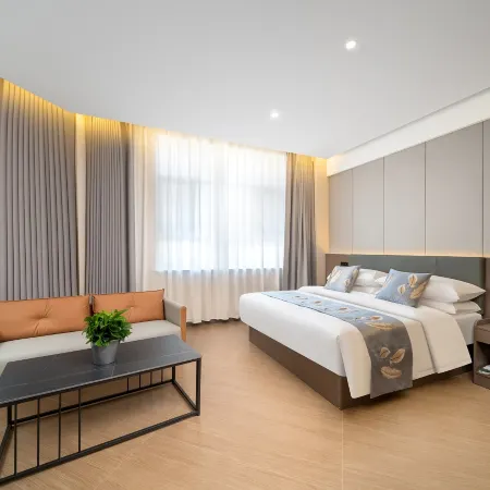 Longyuan Hotel (Yanqi County People's Square Branch)