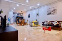 P'Ja House by Lorenzo Property