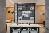 VX Hotel (Xinyu Shenglibei Road Railway Station)