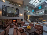 Xingyi Wanfenglin Peak-Chasing House Hotels in Xingyi