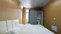 Tianquan Yang Erjie B&B (Tianquan Traditional Chinese Medicine Hospital Store) Hotels near Cilang Temple
