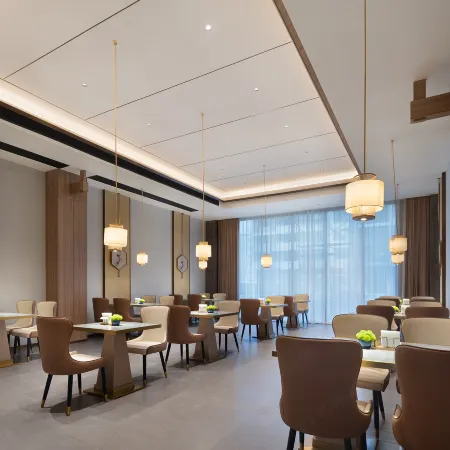 Molin Hotel (Daoxian Commercial Pedestrian Street · Daozhou Railway Station Branch)