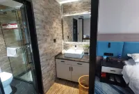 珠海仁熙假日飯店(珠海金灣機場店) 珠海機場附近的飯店