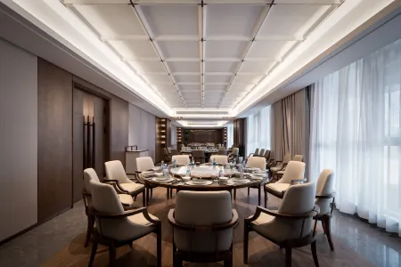 Renhuai Guotai Hotel Отели рядом с достопримечательностью «Red Army Sidu Chishui Memorial Park»