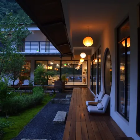 Xinchang Ma Fanglanshan Homestay