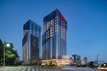 Hampton by Hilton Yibin Cuiping Отели рядом с достопримечательностью «Chengdu College of Sichuan Foreign Studies University (Yibin Campus)»