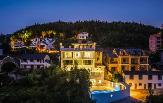 Mogan Mountain Xiaoyao Zhijing - Stream Trekking, Hot Spring & Design Boutique Guesthouse