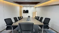 伊春嘉蔭新謙酒店（江畔公園店） - 停車場