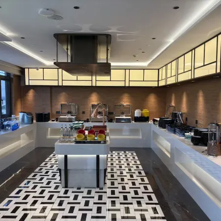 LEISDEN HOTEL