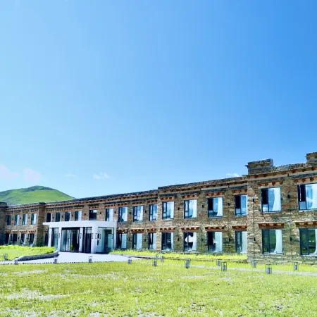 Kangding Gedaqin Manor