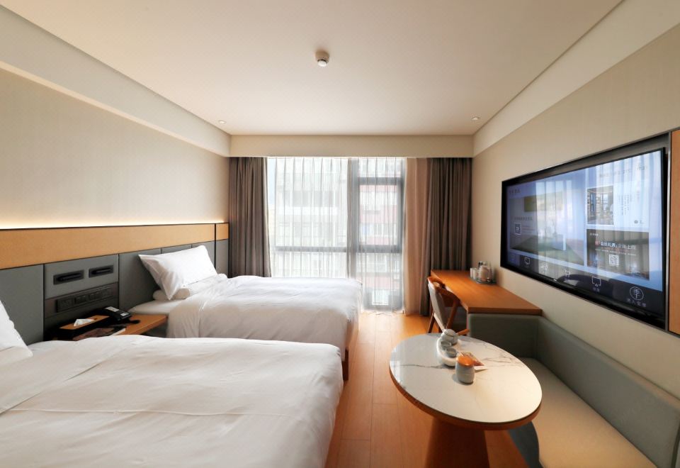 지 호텔의 쾌적한 로비 모습