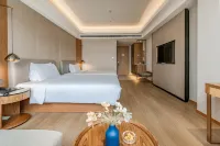 Yitel Collection (Jiaxing Nanhu Wanda Plaza) Hotels near Jiaxing South Railway Station