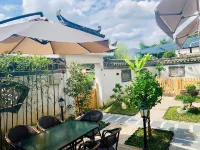 Hongcun Shili Fenghe Wangshan View B&B