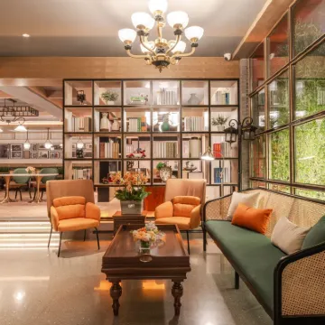 True Go  S Hotel (Kuixinglou Food Street, Kuanzhai Alley) Hotels near Qingyang