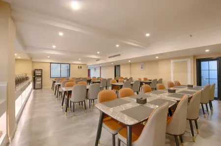 Vienna Hotel (Shouguang Wanda Plaza store) Отели рядом с достопримечательностью «Shouguang Vegetable Hi-Tech Demonstration Park»