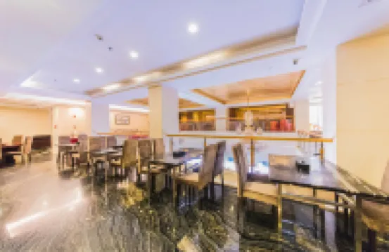 Yuefeng Hotel (Maoming Dianbai West Lake Park)