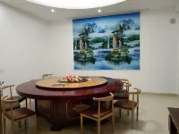 Zhanjiang Yuexin Hotel (Lingnan Normal University Branch, Zhanjiang Republic of China Style Street)