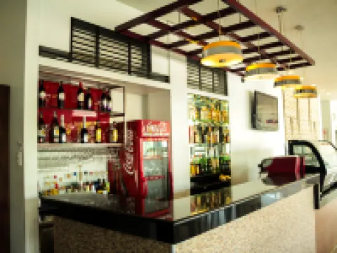 Casablanca Suites Near Airport レガスピのホテル