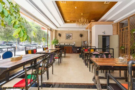 Jingshan Hotel Отели рядом с достопримечательностью «Shizhu Mountain Scenic Area»