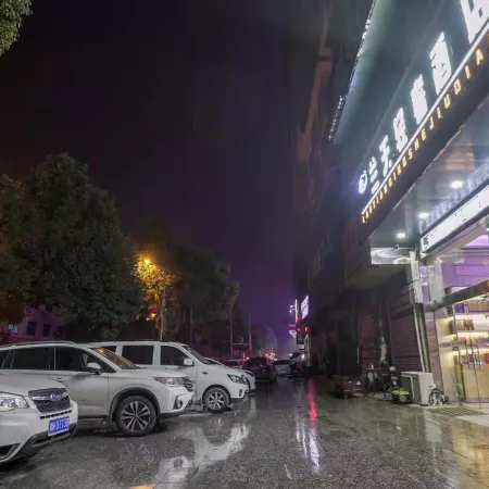 Dongkou Lantian Light Luxury Hotel
