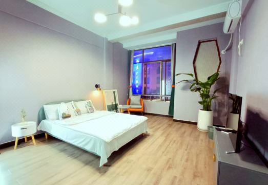 No. 18 Boarding House 로비