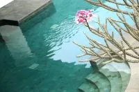 El Hotel Malang - Pools
