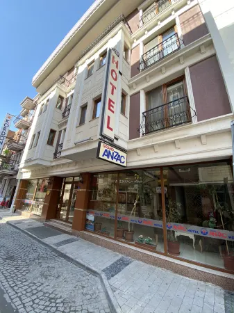 Grand Anzac Hotel