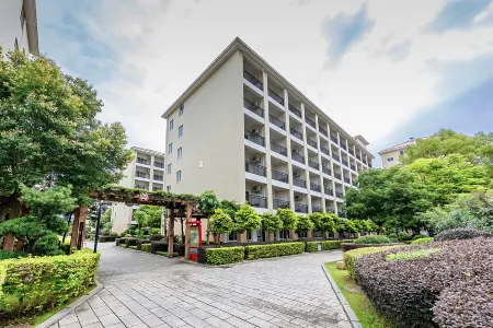 Jinqiu Holiday Hotel Отели в г. Шанхан