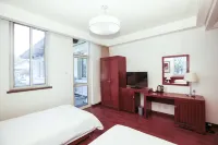 Friendship Hotel Hotels in East Beach. Biluota Bar Park