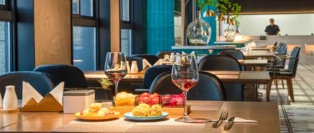 Quzhou Maison New Century Hotel (Luming Park) Отели рядом с достопримечательностью «Ancestral Temple of the Southern Confucius Clan»