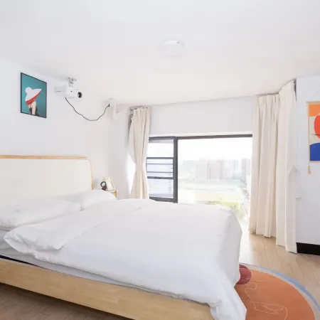 Minhou Lakefront Movie Apartment