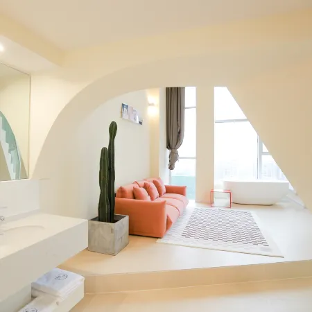 Zigong Yueji Homestay (Huashang International City)