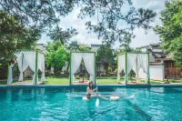 Shilily WeiYan Heritage Hot Spring Resort Hotel - piscina