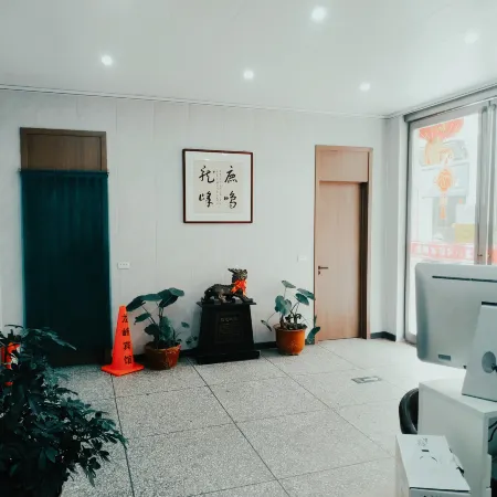 Mengzhou Longfeng Hotel