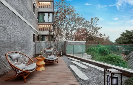 Chongqing Huafang Hotel Отели рядом с достопримечательностью «Nankai Middle School»