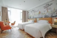 Vienna Hotel (Chuxiong Xiren Ancient Town Branch) - parkir