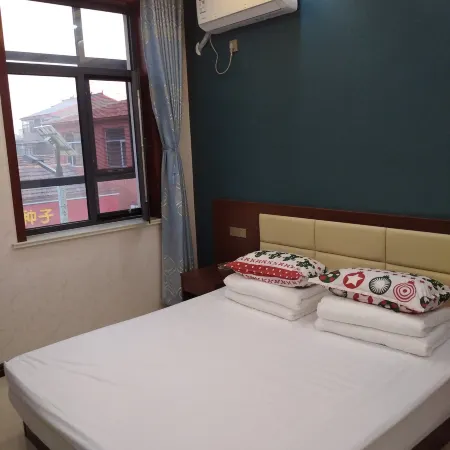 Yunqi Hotel